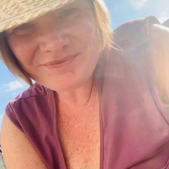 Meet Your Posher - Picture 6 of 7